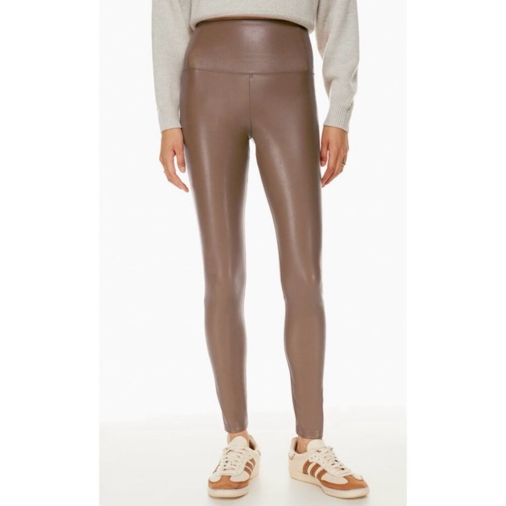 Wilfred Free Daria Pant High-waisted Vegan Leather leggings Cognac, Size Medium
